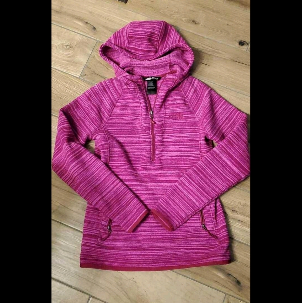 NorthFace woman's half zip fleece lined hoodie. Excellent condition!